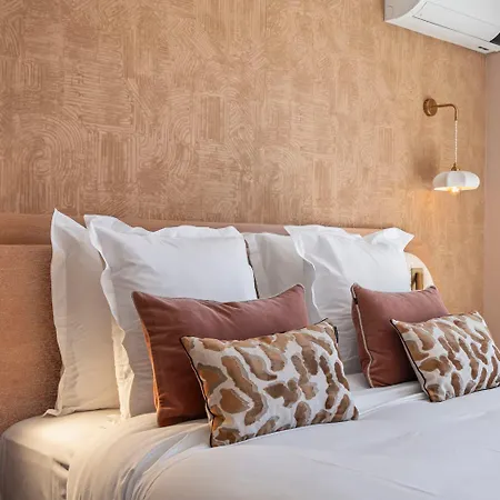 Theava Collection - Place Des Lices - Tropez Center Apartment *
